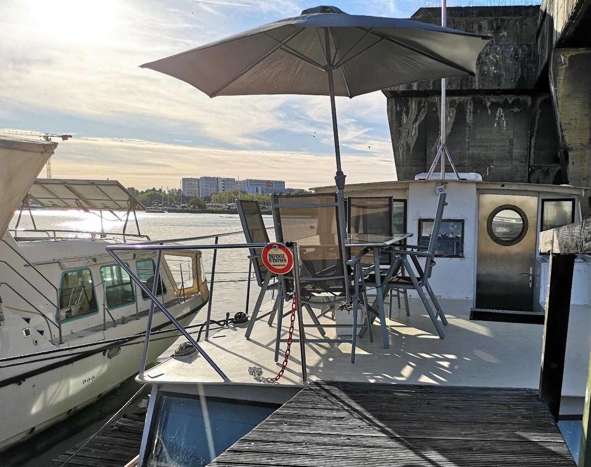 Hotel Le Bateau Ivre à Bordeaux Extérieur photo